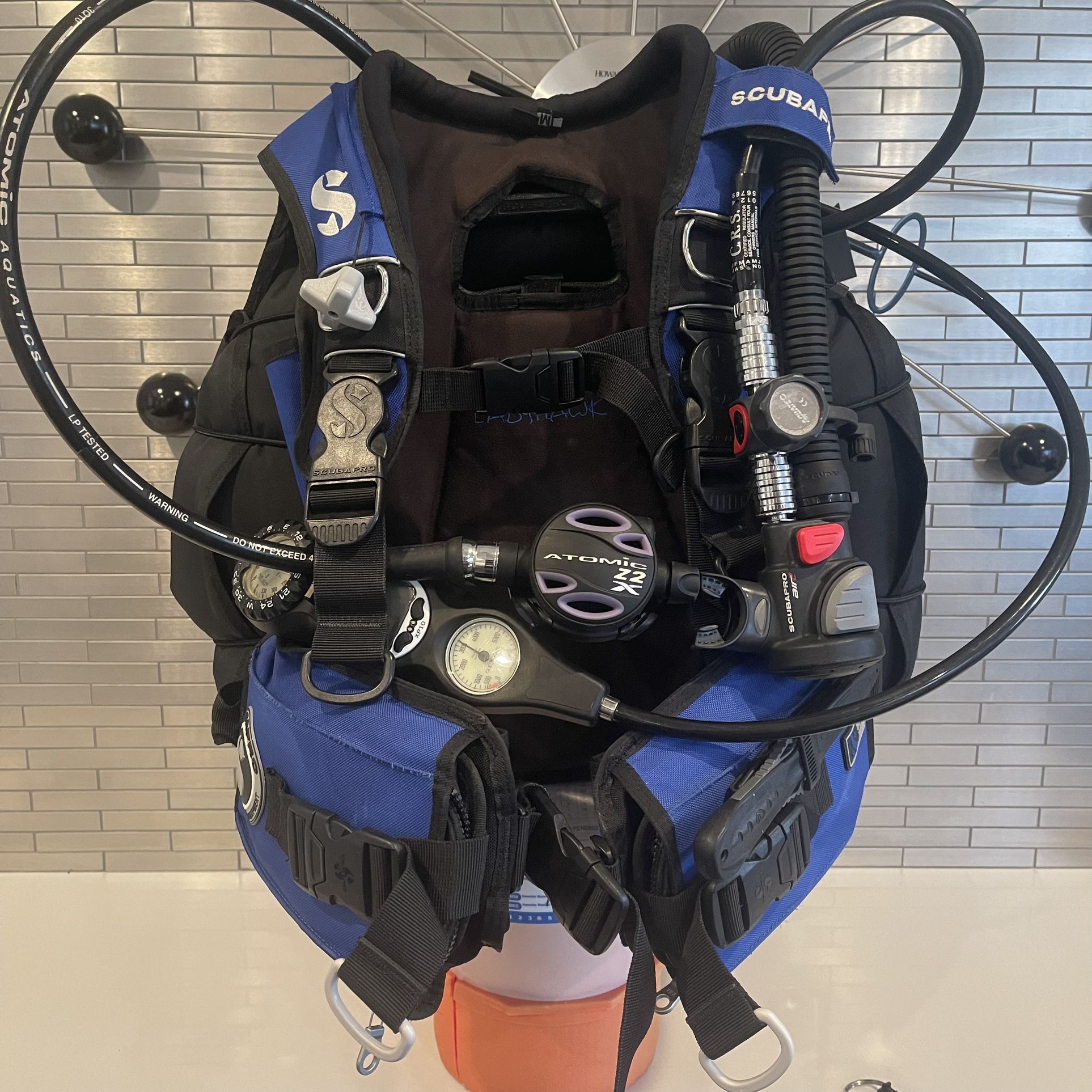 Scubapro Ladyhawk BCD Atomic Z2X Scuba Regulator