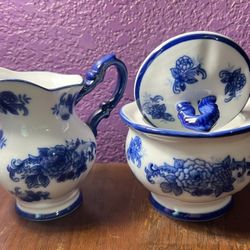 Cracker Barrel Blue White Covered Sugar Bowl Cream Set Floral Porcelain 