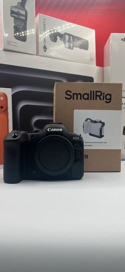 Canon R6II open box with Smallrig cage