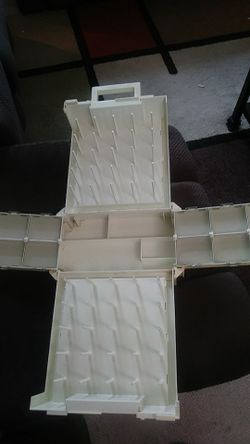 Little caddy for Threads needles sewing equipment things to put inside opens up and folds up with the handles to carry