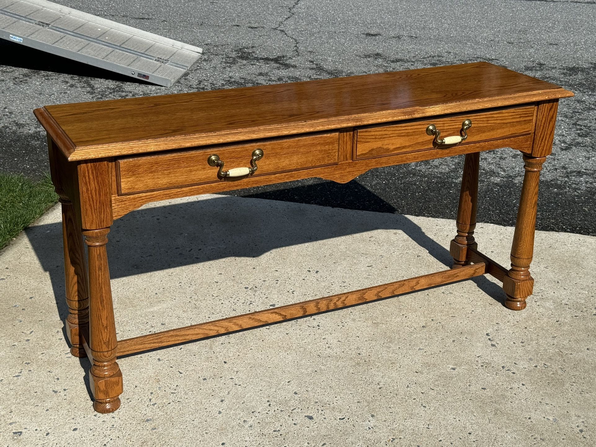 Beautiful Oak Sofa / Entryway Table by Thomasville - VG Cond. - Marietta, Pa Pick Up