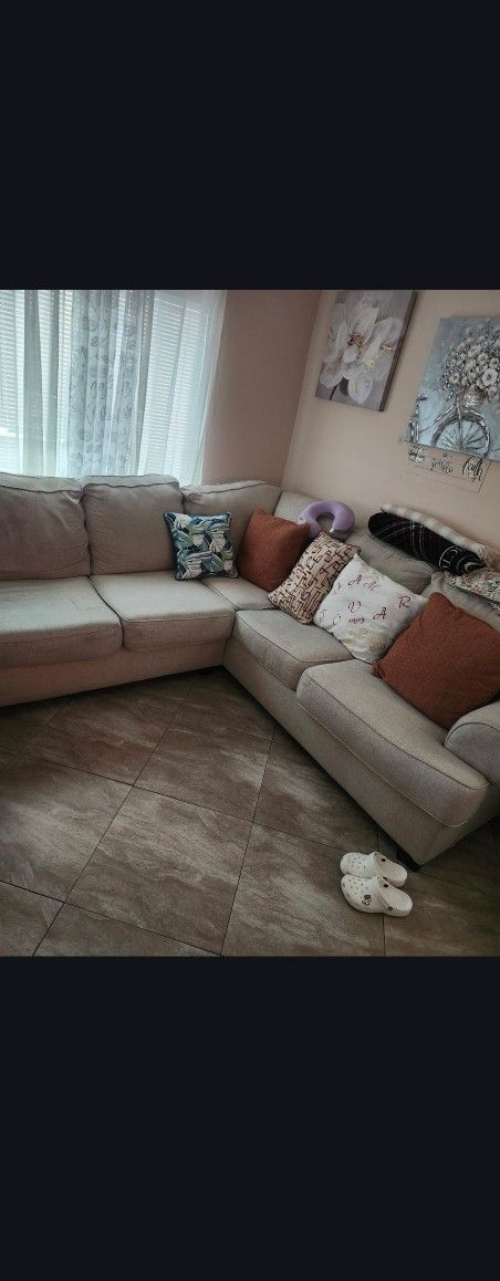 Sofa Comfortable And Timeless Style Like New No Stains Or Rips! No Pets No Smoking!