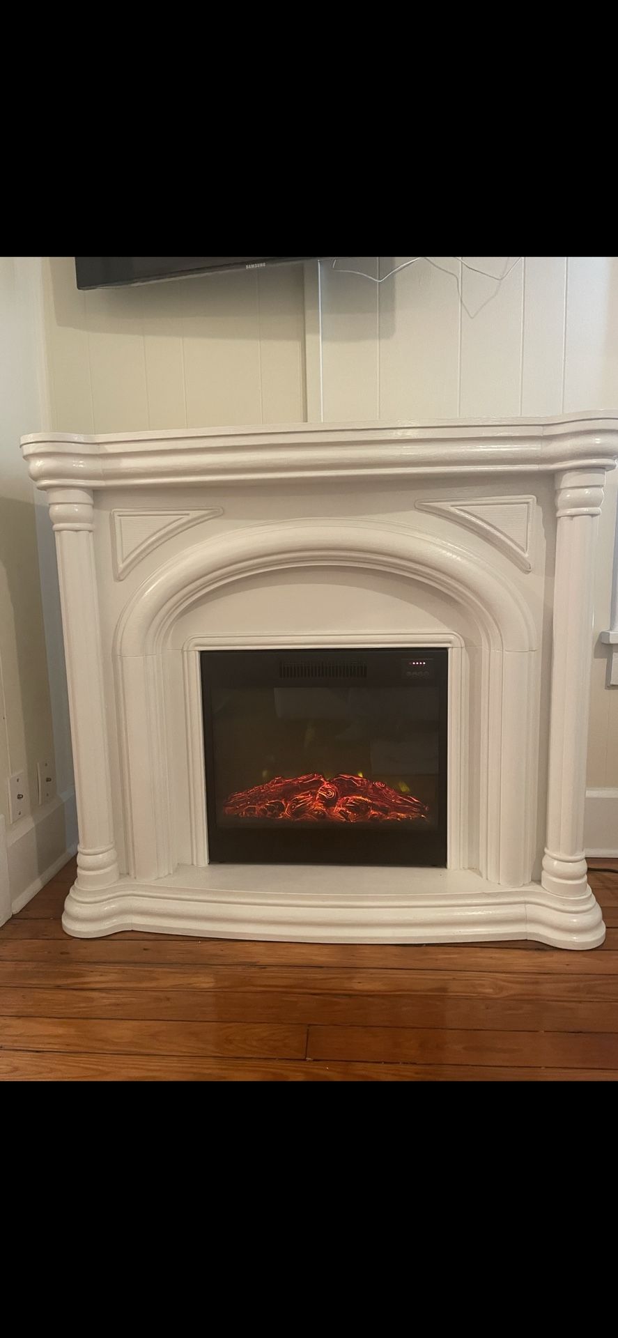 Electric Fireplace, Charming Design, Solid Wood, Painted White.