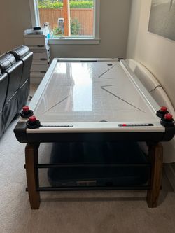 Air Hockey Table