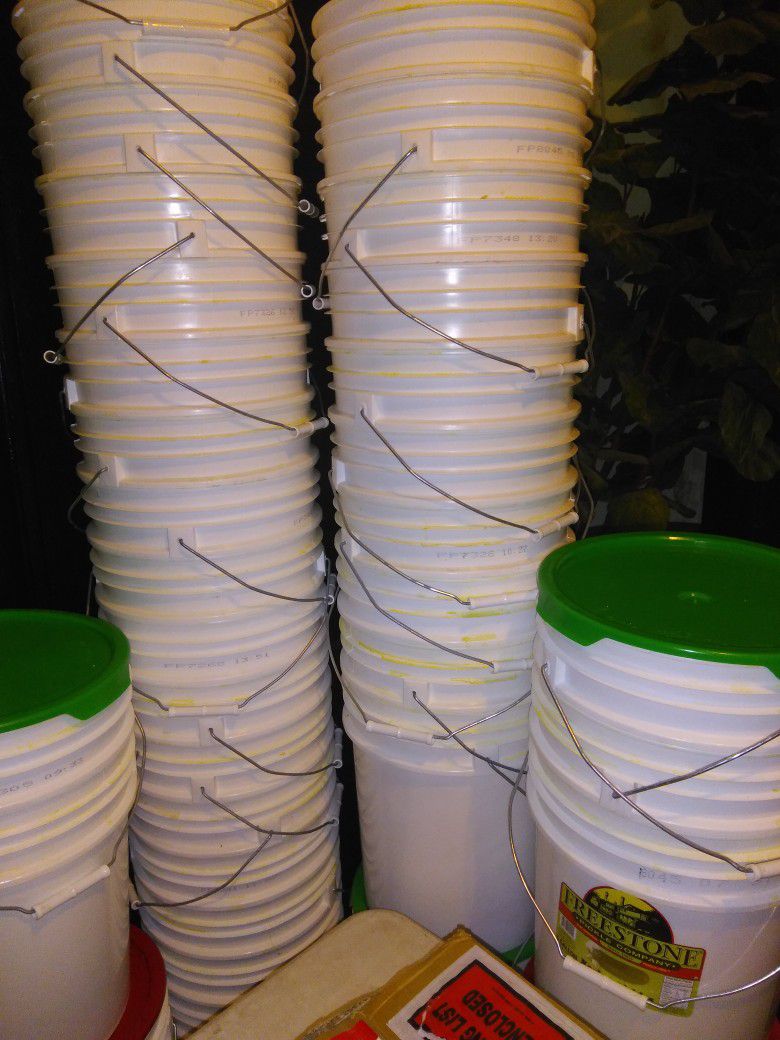 5 gallon plastic buckets w/ lids $3 ea