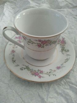 Tiny Lynns Fine China Tea Cup & Saucer