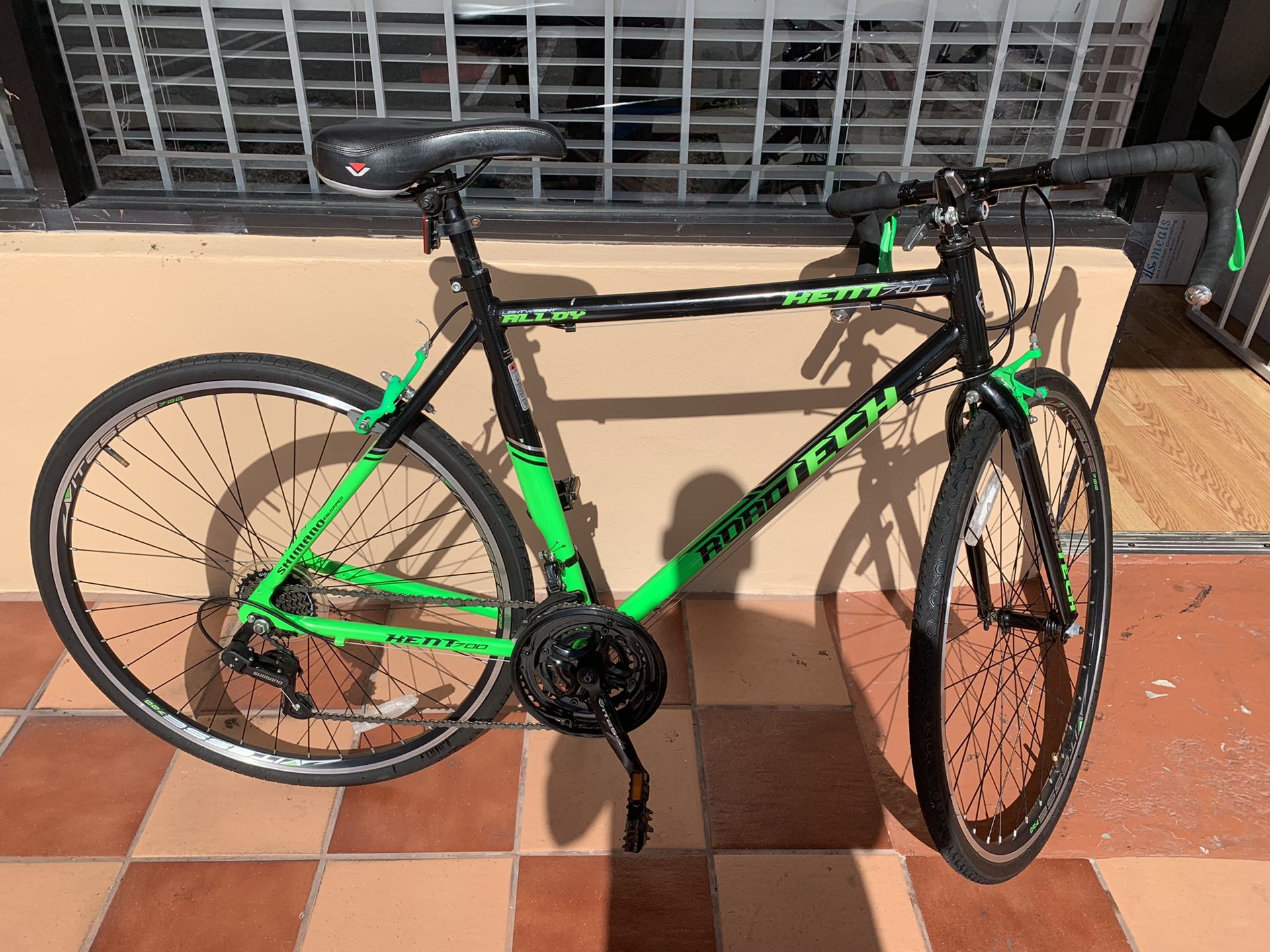 ROADBIKE $220