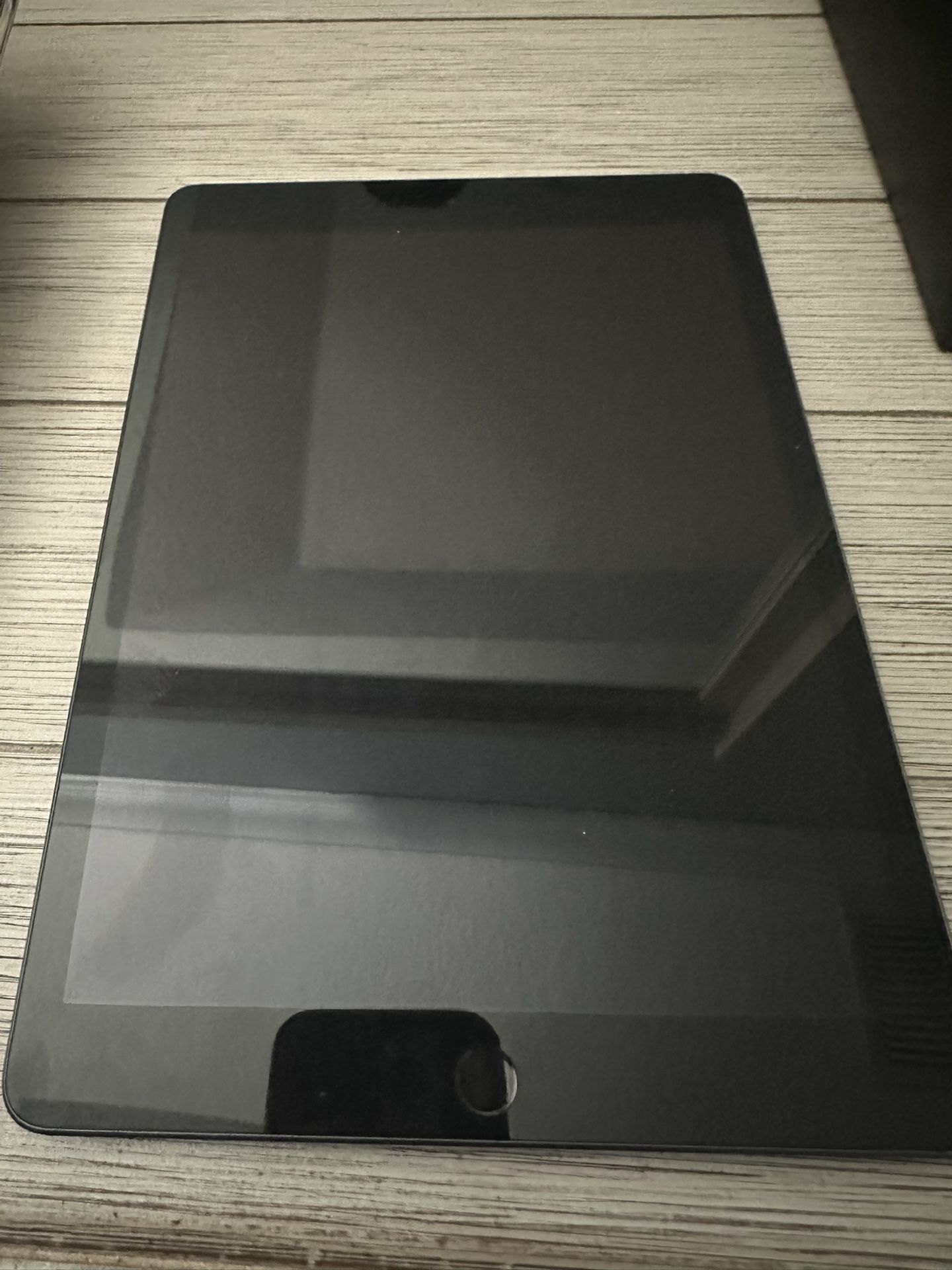 Apple iPad 10.2" 7th Gen Wi-Fi Only ) - 128GB - Space Gray - MW772LL/A