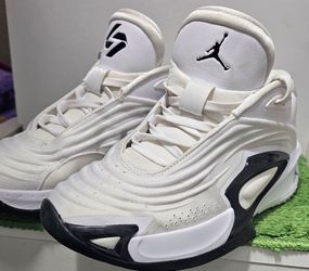 Jordan Men’s Size 8.5 Luka 3 TB White/Black Basketball Shoes FQ7453-100 
Pre-Loved
Great condition 
Low price 
Super clean inside and out 
No box
Pick