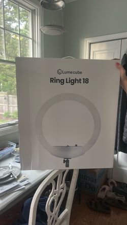 Lumecube ‘Cordless 18 Inch Ring Light’ (older version)