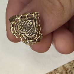 14k gold ring  #1 mom” 3 grams