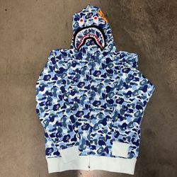 Bape Hoodie (size L)