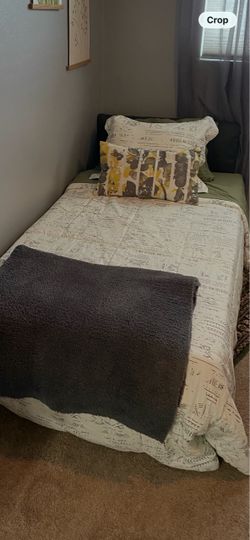 Like new twin bedding and foam topper