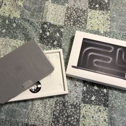 MacBook Pro 14, M4 16gb RAM, 512Gb SSD