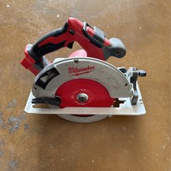 Milwaukee Fuel Brushless Circular Saw 18v
