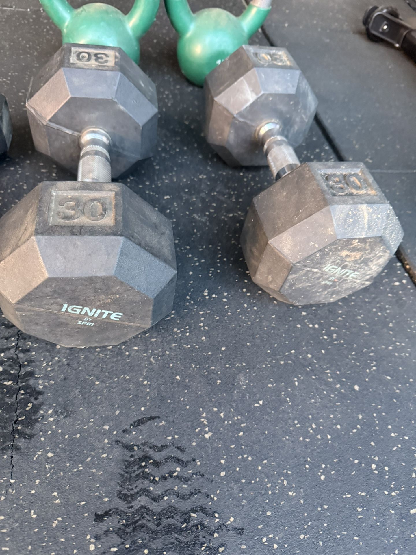 2 30lb Dumbbells 60$
