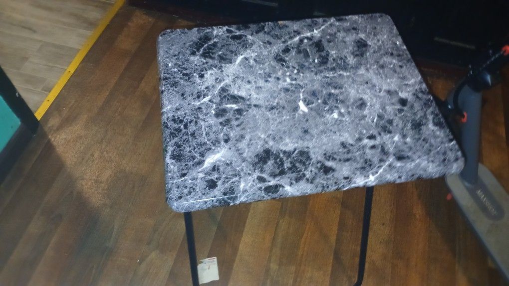 Foldable Dinner Table