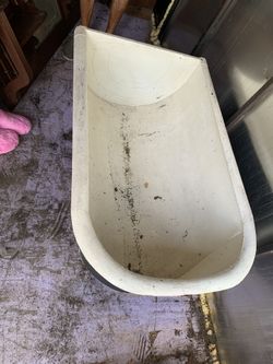 Vintage Bath Tub Approx 4 Ft