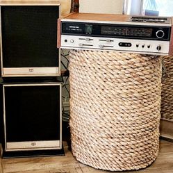 Soundesign Radio/Cassette Receiver w/speakers