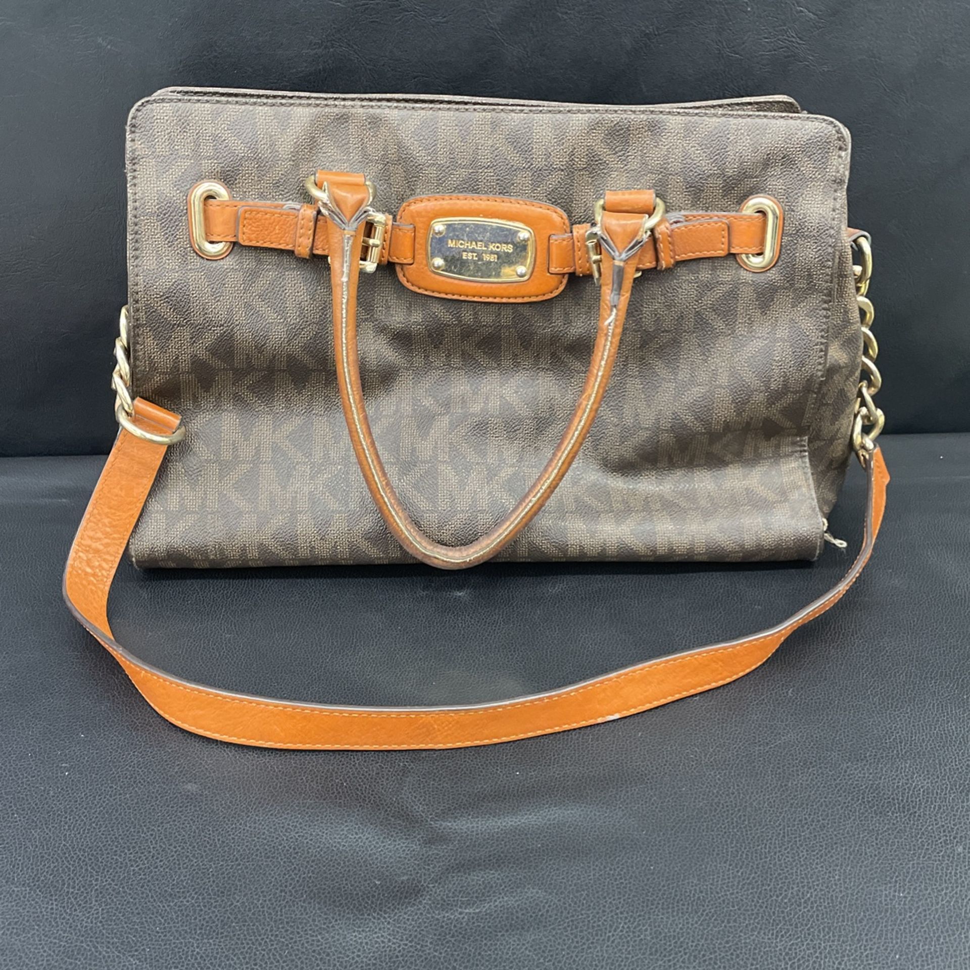 Michael Kors Purse. Item No 182 (Shopgoodwill)