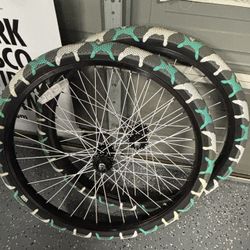 New 29 Se Bikes Big Ripper Wheels W/ Cult Vans Tires 