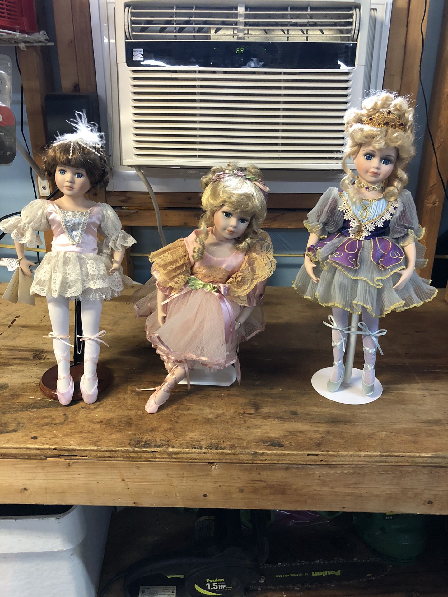 dolls 