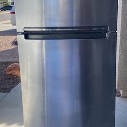 Whirlpool Stainless Steel Top Freezer Refrigerator 