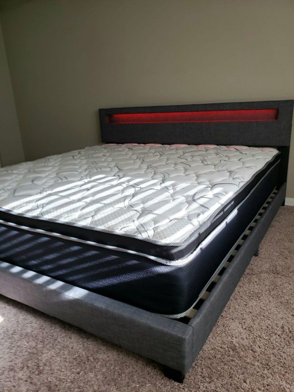 NEW QUEEN-SIZE PILLOW TOP MATTRESS AND BOX SPRING