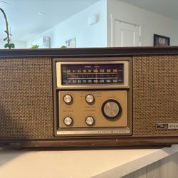 Vintage GE Radio