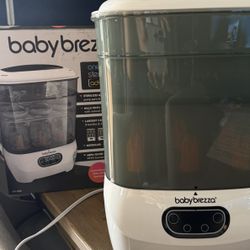 Baby Brezza Bottle Sterilizer and Dryer Advanced 