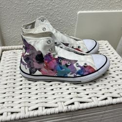 Size 5.5 Converse Shoes 