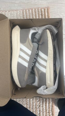 Adidas are trophy RS men’s 7 1/2