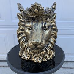 Lion Bust Planter 