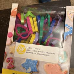 Wilton 101-Piece Cookie Cutter Set
