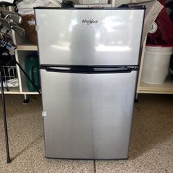 Whirlpool Mini Refrigerator/Freezer