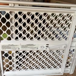 Baby/pet Gate