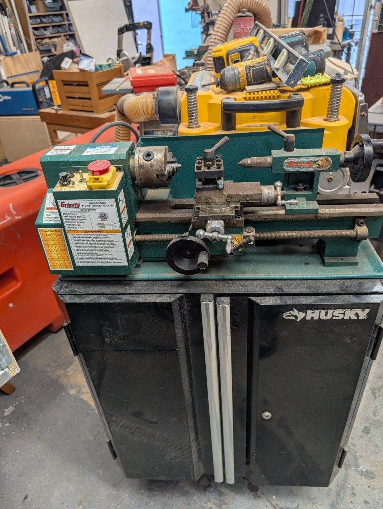 Grizzly Model G8688 Lathe