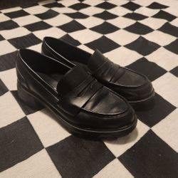 Unisa Women's Black Loafers