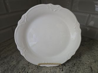 5pc Pier 1 White "Madeline" Plates