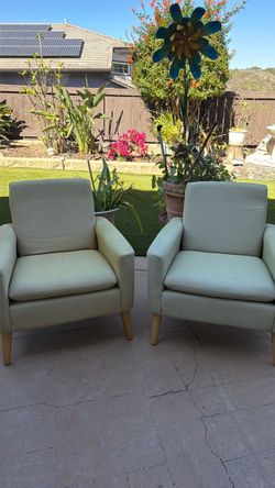 Outdoor accent chairs (free)