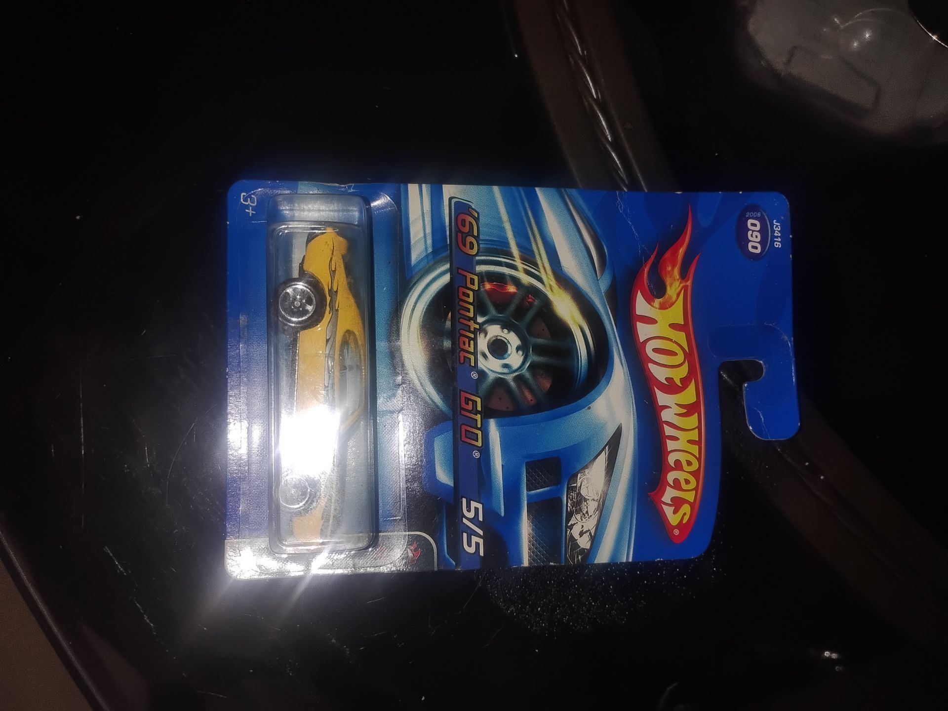 HOT WHEELS