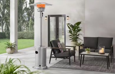 OUTDOOR SPACE HEATER w/ FULL TANK