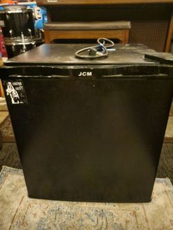Mini fridge