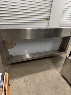 Streaming table kitchen