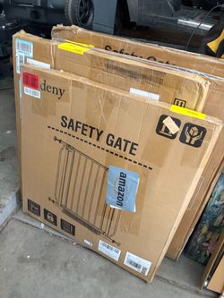 Cideny Safety Gate in Box