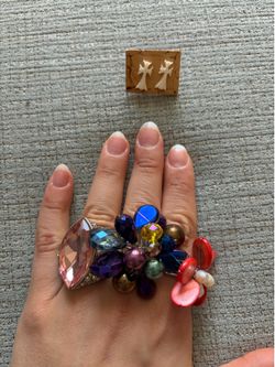 BUNDLE 4 Piece of Jewelry Rings and Earrings