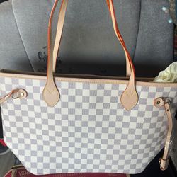 Brand New Handbag With Wristlet $100 