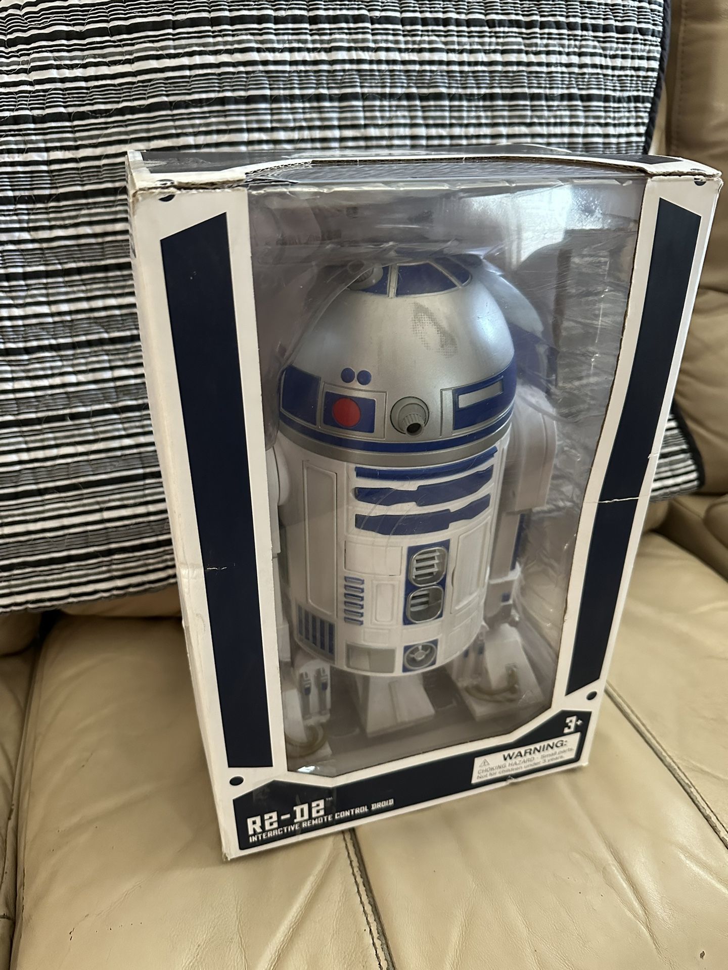 R2-D2 Interactive Remote Control Driod