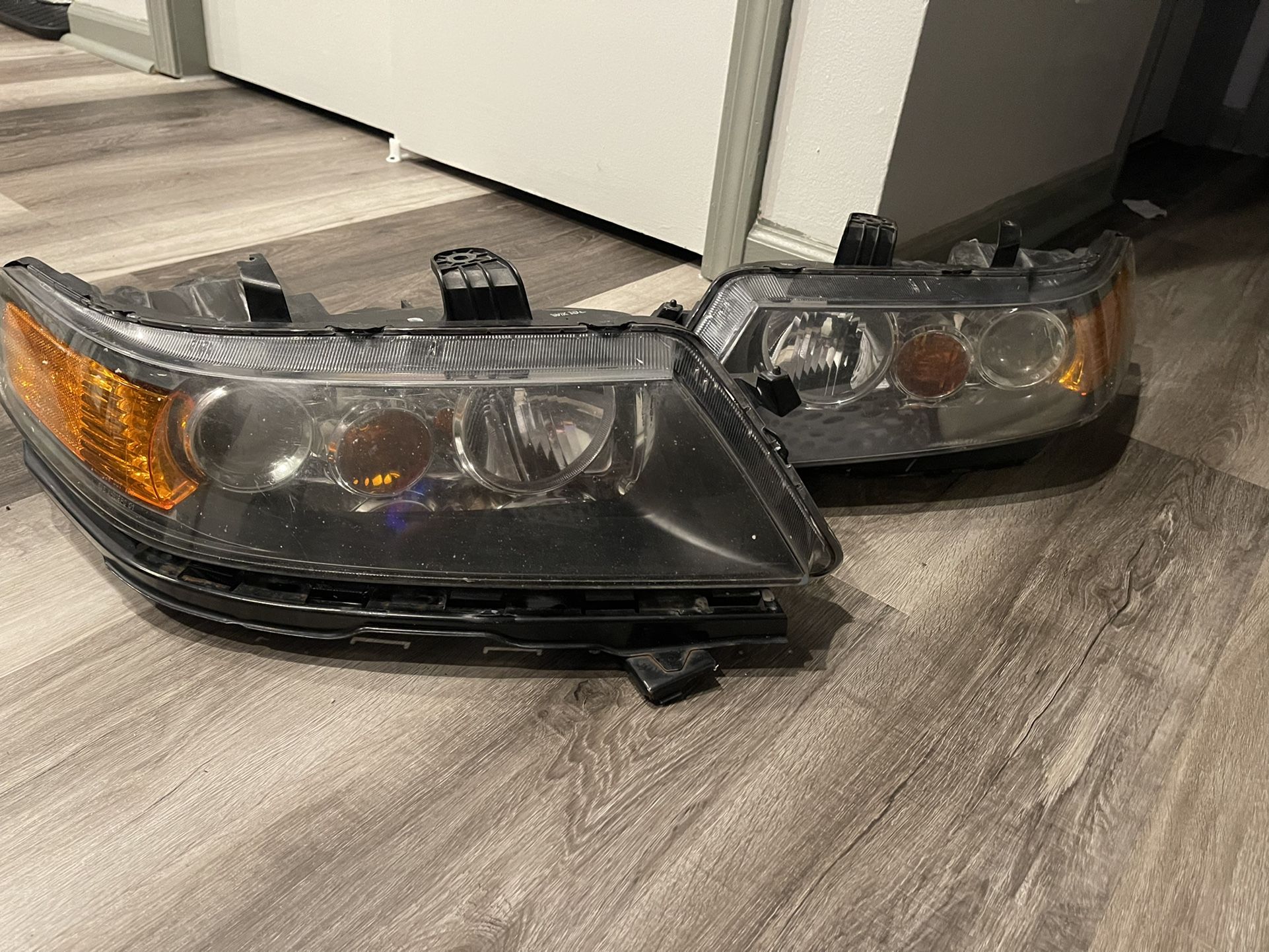 AcuraTsx Headlight OEM