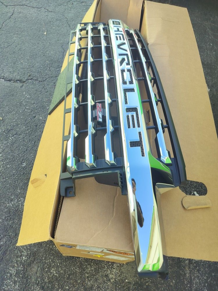 Chevy Silverado 2500 grille
